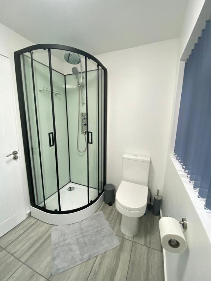 Gatwick Deluxe En-Suite Rooms Хорли Экстерьер фото
